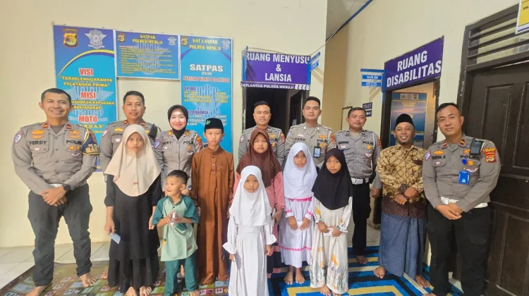 Sat Lantas Mesuji Berbagi Kebahagiaan Bersama Anak Yatim