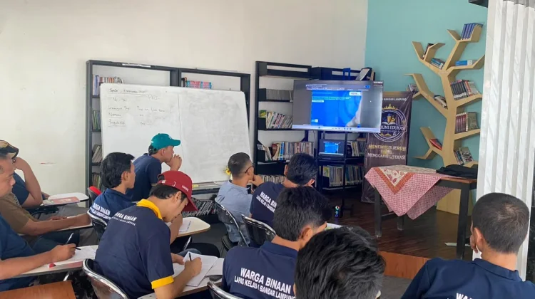 12 Warga Binaan Lapas Kelas I Bandar Lampung Ikuti Perkuliahan Hukum