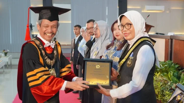 Dies Natalis ke-12, Itera Anugerahkan Penghargaan Tokoh dan Insan Terbaik Kampus