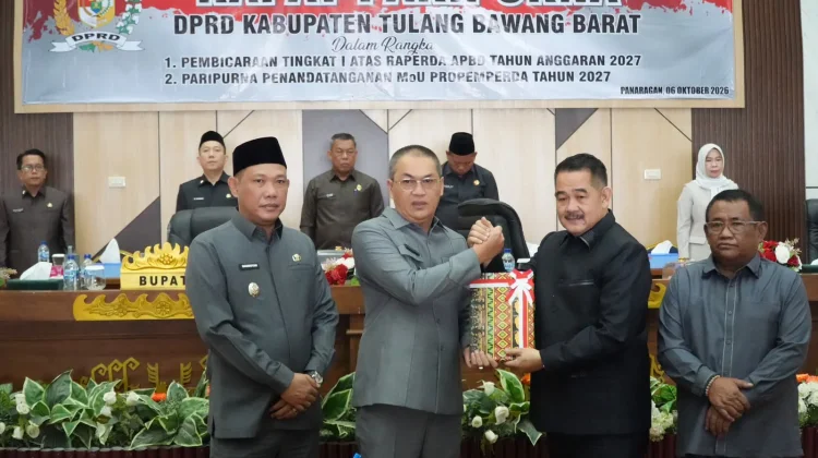 Bupati Tubaba Sampaikan Raperda APBD 2027 ke DPRD
