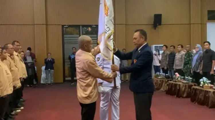 Taufik Lantik Pengurus KONI Lampung Utara