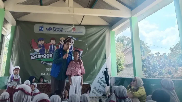 Roadshow Dongeng Bersama Solidaritas Erlangga