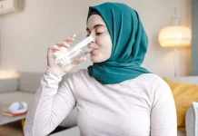 Tips Penuhi Cairan saat Berpuasa