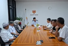 Taufik Hidayat Serahkan SK KONI Lampung Tengah 2025-2029