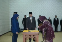 Unila Lantik Kepala Biro Keuangan dan Dua Pejabat Fungsional