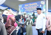 Warga Kota Metro Serbu Bazar Ramadan