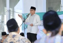 Safari Ramadan di Gedung Jaya, Sekda Tulang Bawang Beri Hibah Masjid