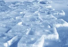 Kenapa Es Bisa Mengapung di Air? Fakta Unik tentang Massa Jenis