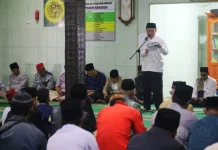 Safari Ramadhan di Sukau, Wabup Lampung Barat Tanggapi Keluhan Jalan Rusak
