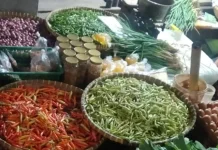 Pedagang Pasar Smep Sebut Harga Cabai Turun Pekan Ini