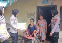 Tebar Kepedulian, Polwan Polres Metro Gelar Bakti Sosial