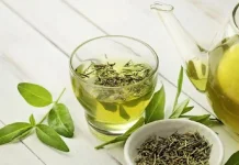 Ini Cara Tepat Minum Teh Hijau untuk Usir Perut Buncit