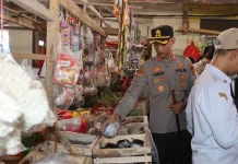 Kapolres dan Bupati Pringsewu Pantau Harga Sembako jelang Lebaran