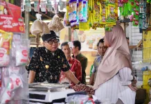 Gubernur Pantau Stabilitas Harga Bahan Pokok Pasar Gading Rejo
