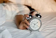 Kenapa Kita Sering Menunda Alarm Pagi