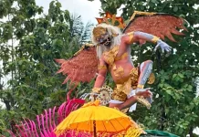 Umat Hindu di Banjit Gelar Pawai Ogoh-Ogoh