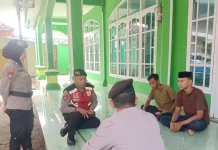 Antisipasi Malam Takbiran, Personel Polres Metro Sampaikan Imbauan Kamtibmas