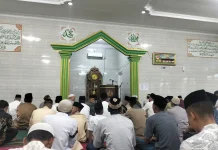 Ratusan Warga Perum Pemda Lampung Ikuti Salat Idul Fitri di Masjid Nurul Huda