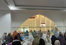 Puluhan Ribu Jamaah Padati Masjid Raya Al-Bakrie