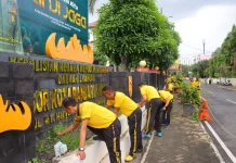 Ciptakan Lingkungan Bersih dan Nyaman, Polresta Bandar Lampung Bersih-bersih Mako