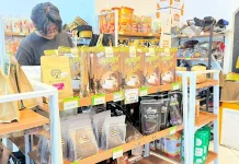 Berkah Arus Balik, Penjual Oleh-oleh Khas Lampung Kebanjiran Pesanan