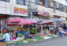Pasar Pasir Gintung Mulai Ramai, Harga Sayur Melejit