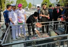 Ziarah dan Tabur Bunga di Taman Makam Pahlawan Warnai Peringatan HUT Lampung ke-62
