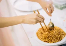 Masak Mie Instan dengan Cara Seperti Ini agar Sehat