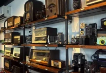 Koleksi Barang Vintage: Investasi atau Sekadar Gaya?
