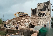 Gedung Walet Timpa Rumah di Pringsewu, Kerugian Capai Rp50 Juta