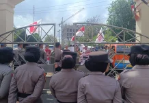Puluhan Massa Minta Aparatur Penegak Hukum Tuntaskan Kasus SPAM Pesawaran