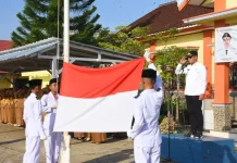 Tingkatkan Disiplin Siswa, Bupati Tubaba Pimpin Upacara "Forkopimda Masuk Sekolah"