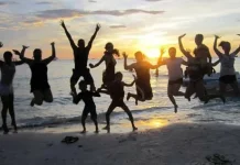 Arti Bahagia Versi Anak Muda Zaman Sekarang