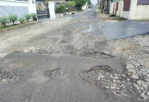 Tak Kunjung Diperbaiki, Warga Keluhkan Jalan Terusan Pulau Buru yang Rusak