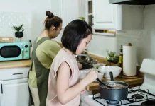 Kebiasaan Memasak di Rumah dan Manfaatnya