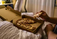 Dampak Makan Terlalu Larut Malam