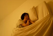 Kenapa Kita Sering Overthinking di Malam Hari?
