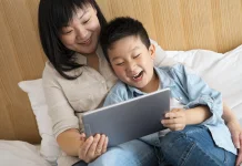 Cara Cerdas Media Digital Menumbuhkan Cinta Baca Anak