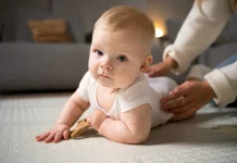 Bikin Tummy Time Seru, Bayi Nyaman Orangtua Aman
