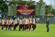 Ratusan Pemuda Tridharma Belajar Disiplin di Markas Marinir