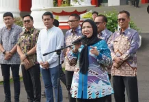 Walikota Bandarlampung Serahkan Mobil Operasional Puskesmas