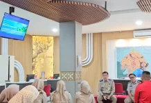 Petugas Loket dan Keamanan Diingatkan Masyarakat Adalah Raja