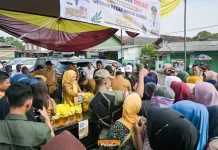 Pemkab Pesawaran Gelar Operasi Pasar Murah Minyakita, Warga Antusias Antre