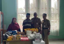 Kemensos Salurkan Bantuan ATENSI bagi Lansia dan Anak di Pesawaran