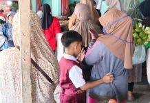 Harga Melambung, Warga Tetap Serbu Lapak Bumbu Giling jelang Idul Adha