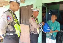 Sat Lantas Polres Mesuji Bagikan Sembako lewat Tasi Berkah
