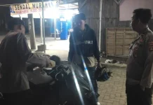 Respon Cepat Laporan 110, Polsek Sungkai Utara Bantu Pengendara Kehabisan BBM