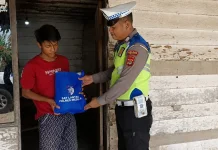 Sat Lantas Mesuji Rutin Salurkan Beras untuk Warga