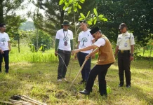Perguruan Tinggi Negeri Barat Serentak Tanam Pohon Lingkungan