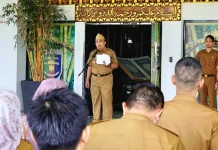 Sekda Pringsewu Pimpin Apel, Bapenda Lakukan Pengecekan Pajak Kendaraan ASN
